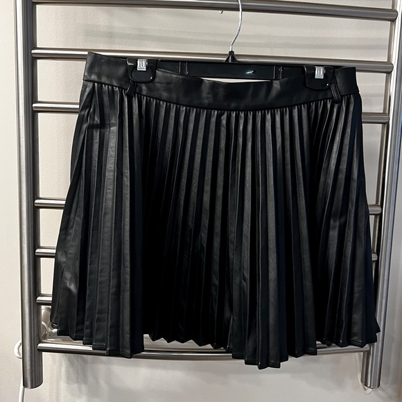 Duch’ess Gal Dresses & Skirts - Never Worn Pleated Black Faux Leather Skirt